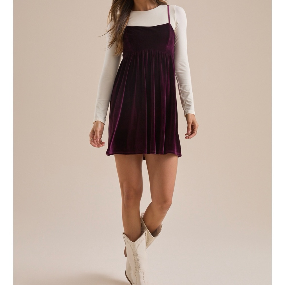 NEW Altar’d State Burgundy Velvet Holiday Mini Dress Size Medium NWT - Picture 4 of 7
